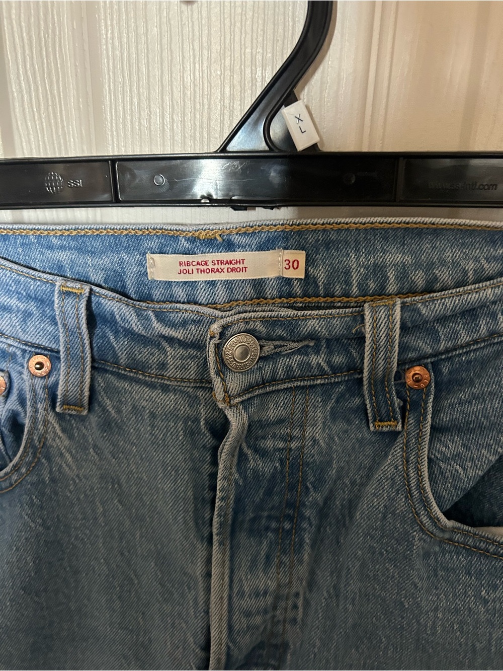 Levi’s Ribcage Straight Jeans - Picture 2 of 6